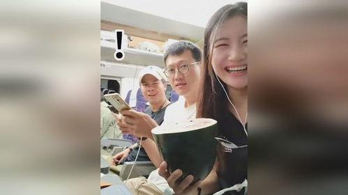 吃瓜女新闻记者,吃瓜女记者的独家爆料与幕后真相