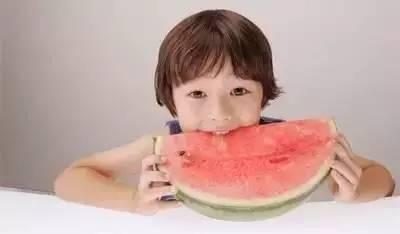 阿冰吃瓜博主,揭秘娱乐圈幕后故事，带你领略明星真实一面