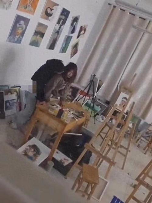 山东高校画室吃瓜,揭秘校园生活趣味瞬间
