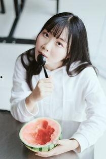 日式吃瓜少女视频,揭秘日本街头潮流文化